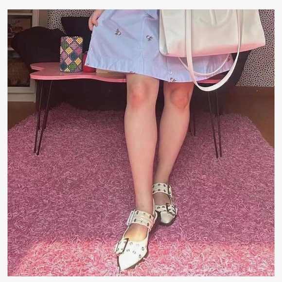 ✨HOST PICK✨ NWOT Fashion Shiny White Flat Shoes - Picture 3 of 4